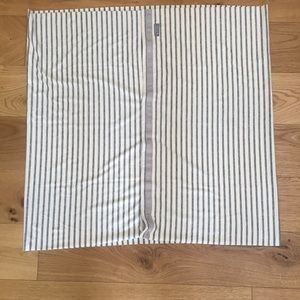 NuRoo breastfeeding scarf